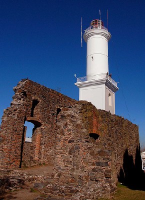 Faro y Ruinas de San Francisco - Colonia